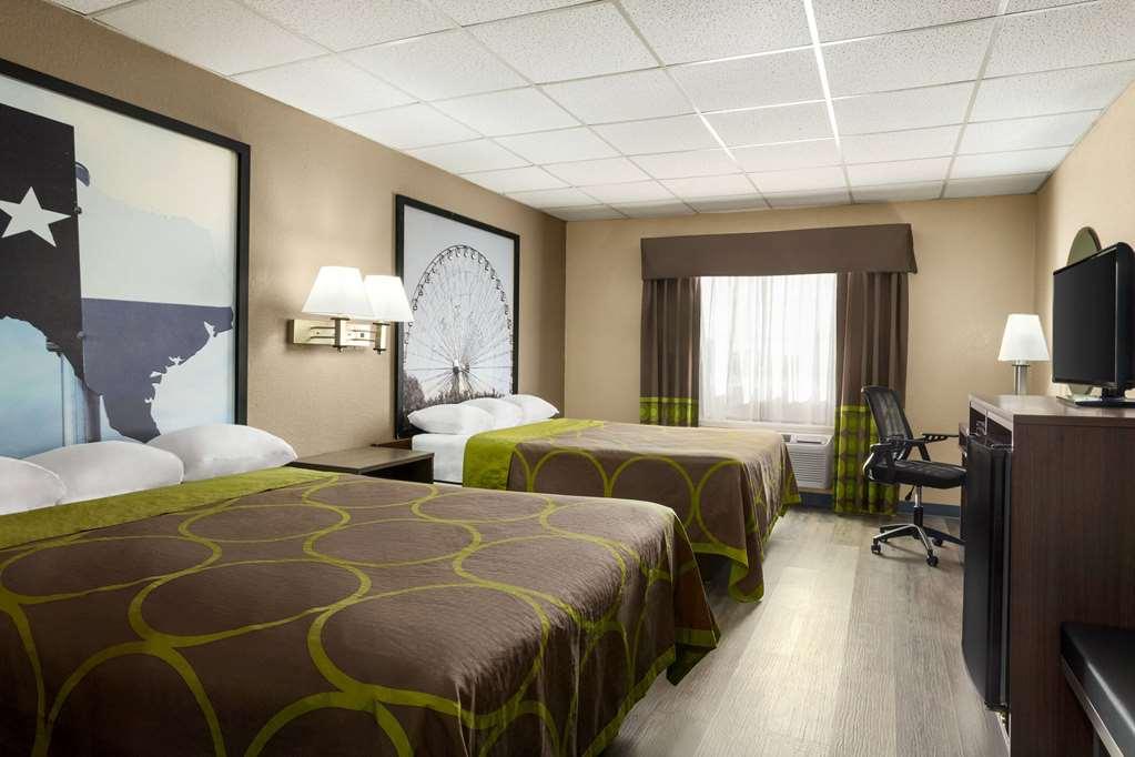 Super 8 by Wyndham Gainesville TX Rom bilde